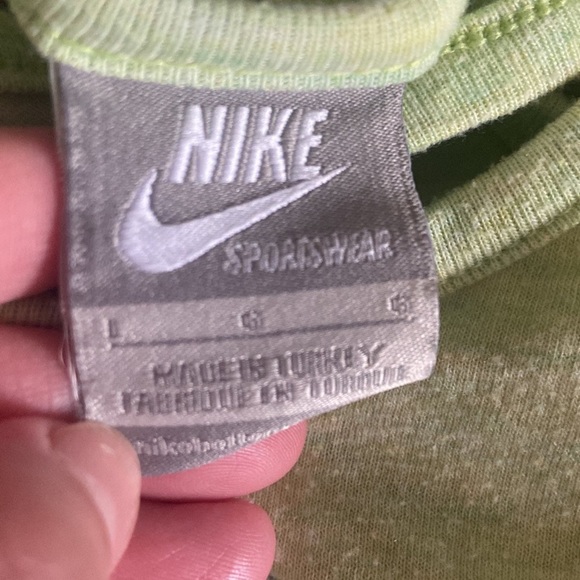 Nike top - Picture 2 of 4